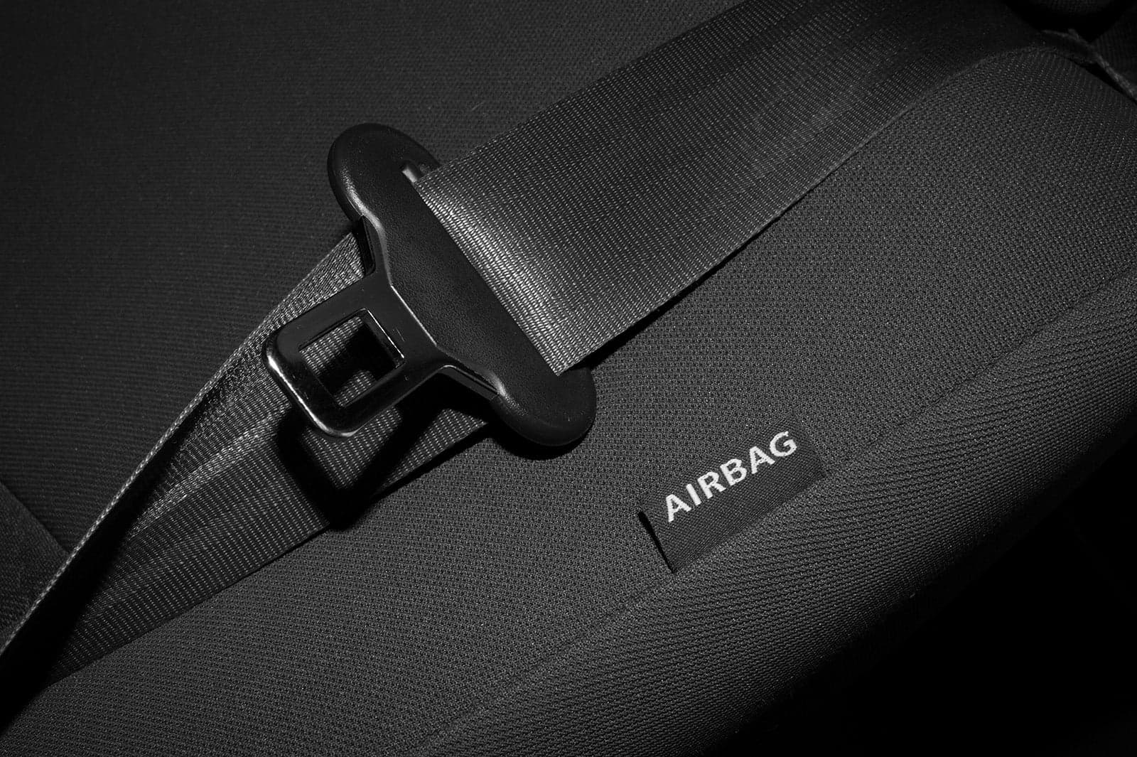 Kennzeichnung an einem Fahrzeugsitz mit Airbag